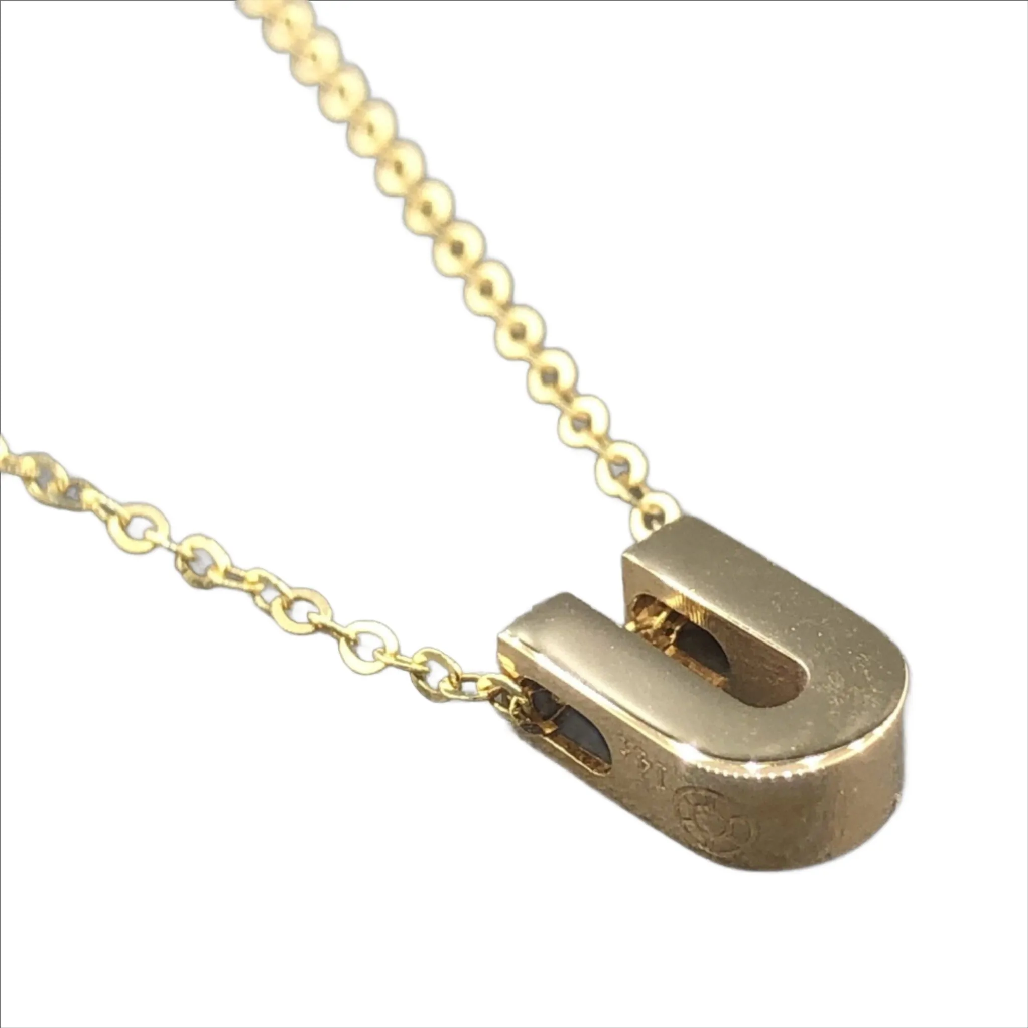 14K Y Gold initial 'U' pendant