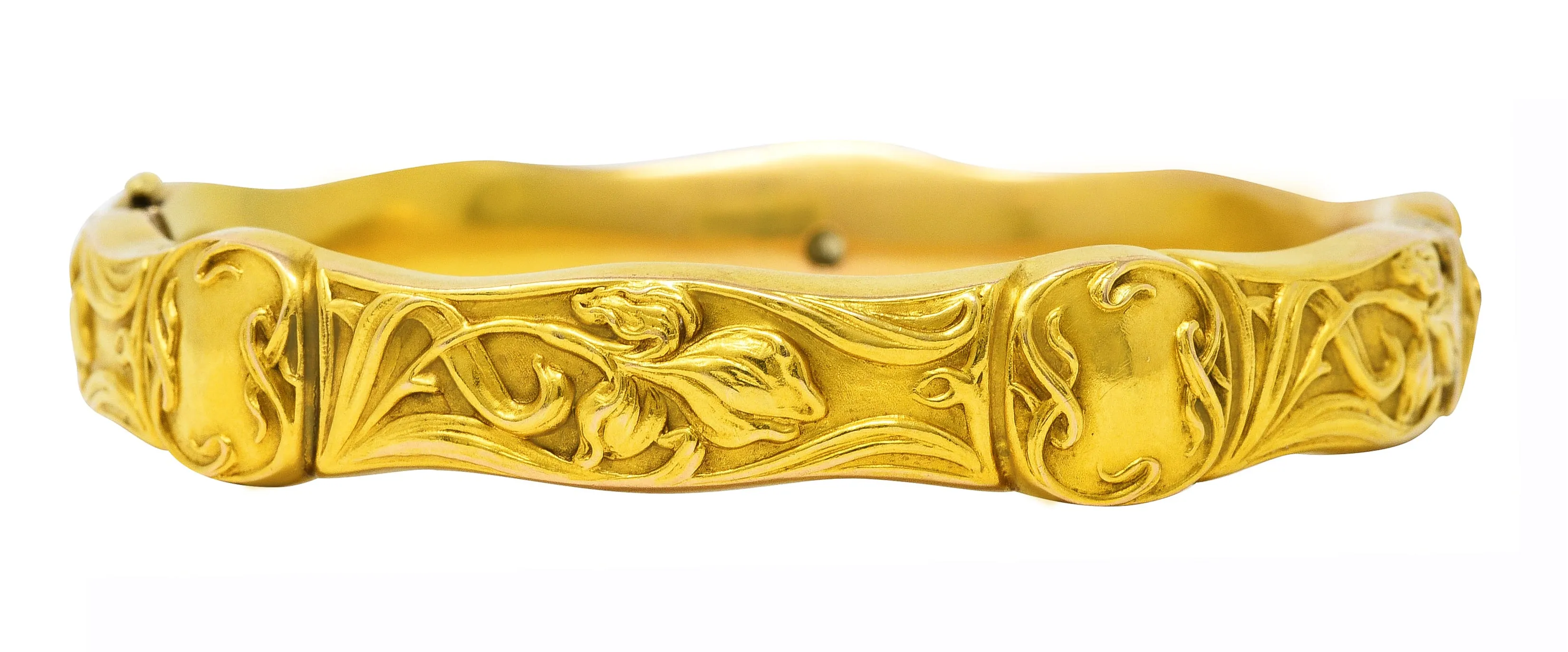 1905 Art Nouveau Diamond Sapphire 18 Karat Yellow Gold Iris Bangle Bracelet