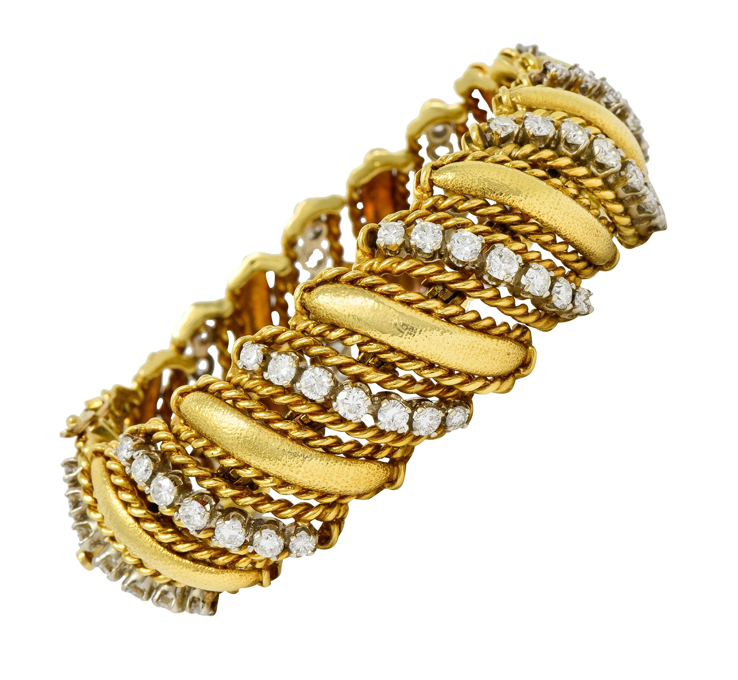 1970's Vintage 7.92 CTW Diamond 18 Karat Gold Link Bracelet