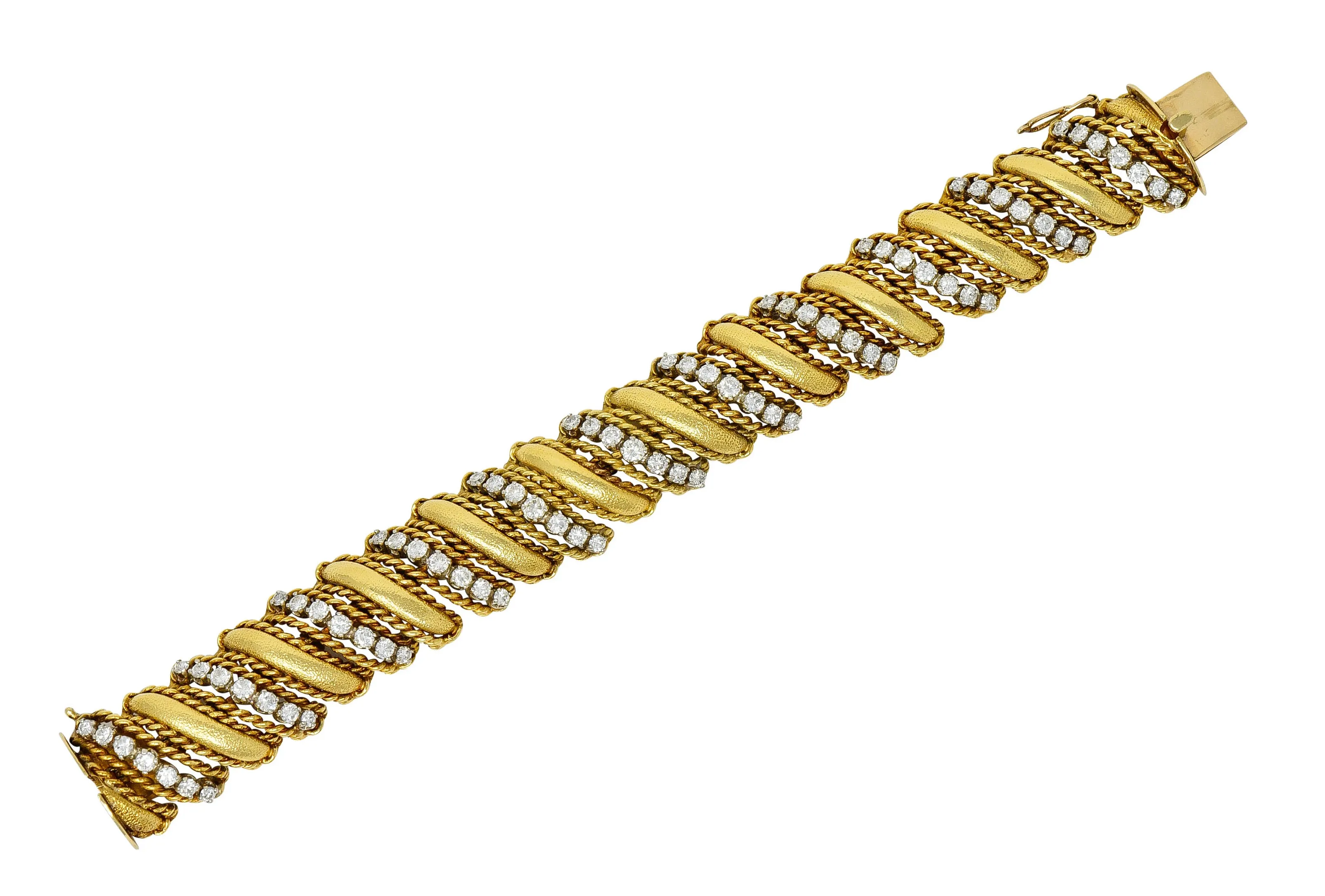 1970's Vintage 7.92 CTW Diamond 18 Karat Gold Link Bracelet