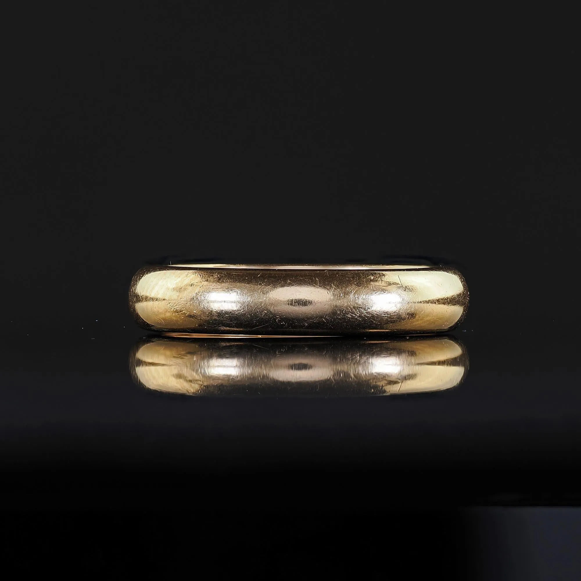 Antique Art Deco 18K Yellow Gold Classic Engraved Wedding Band - Circa 1917