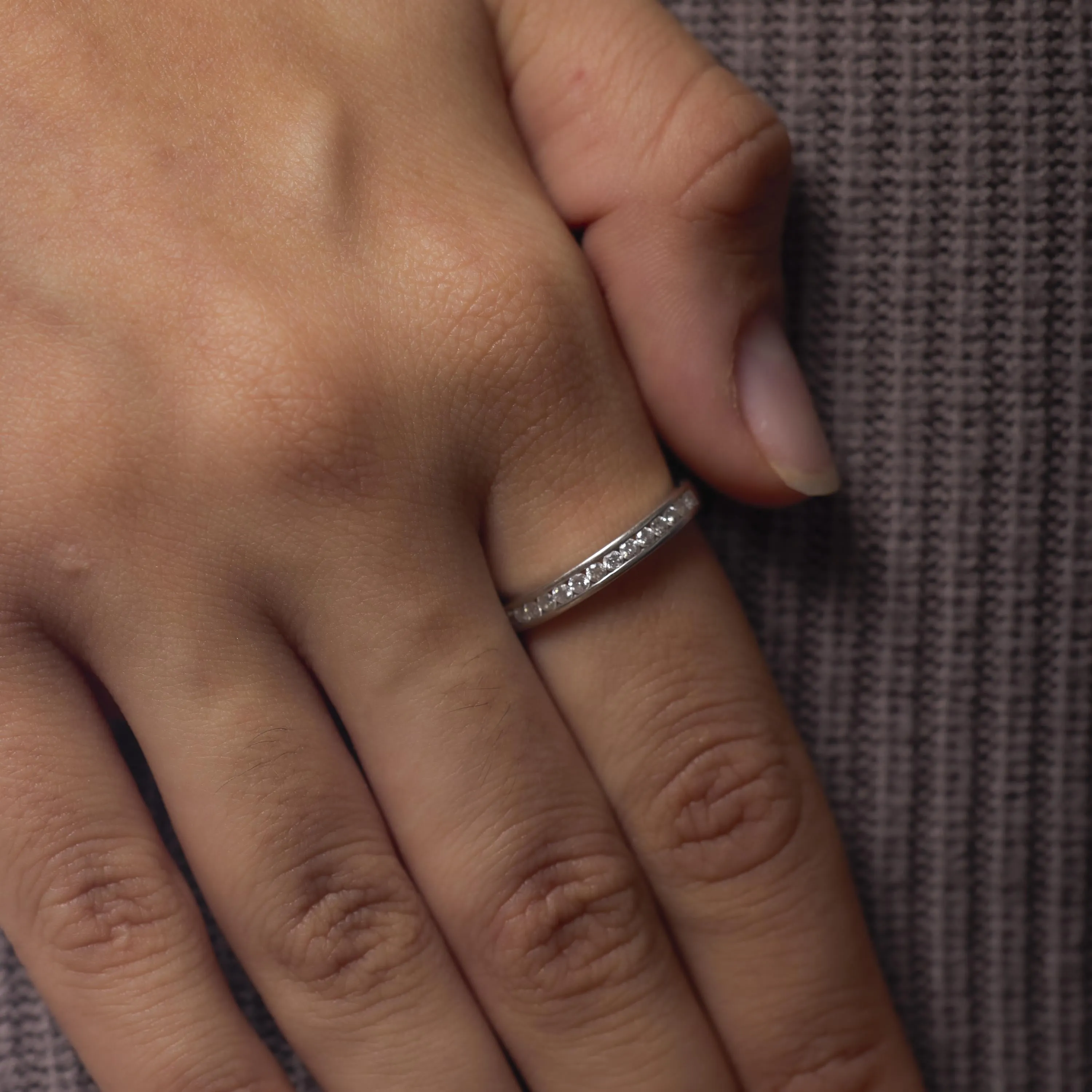 Contemporary diamond 18k yellow gold wedding band