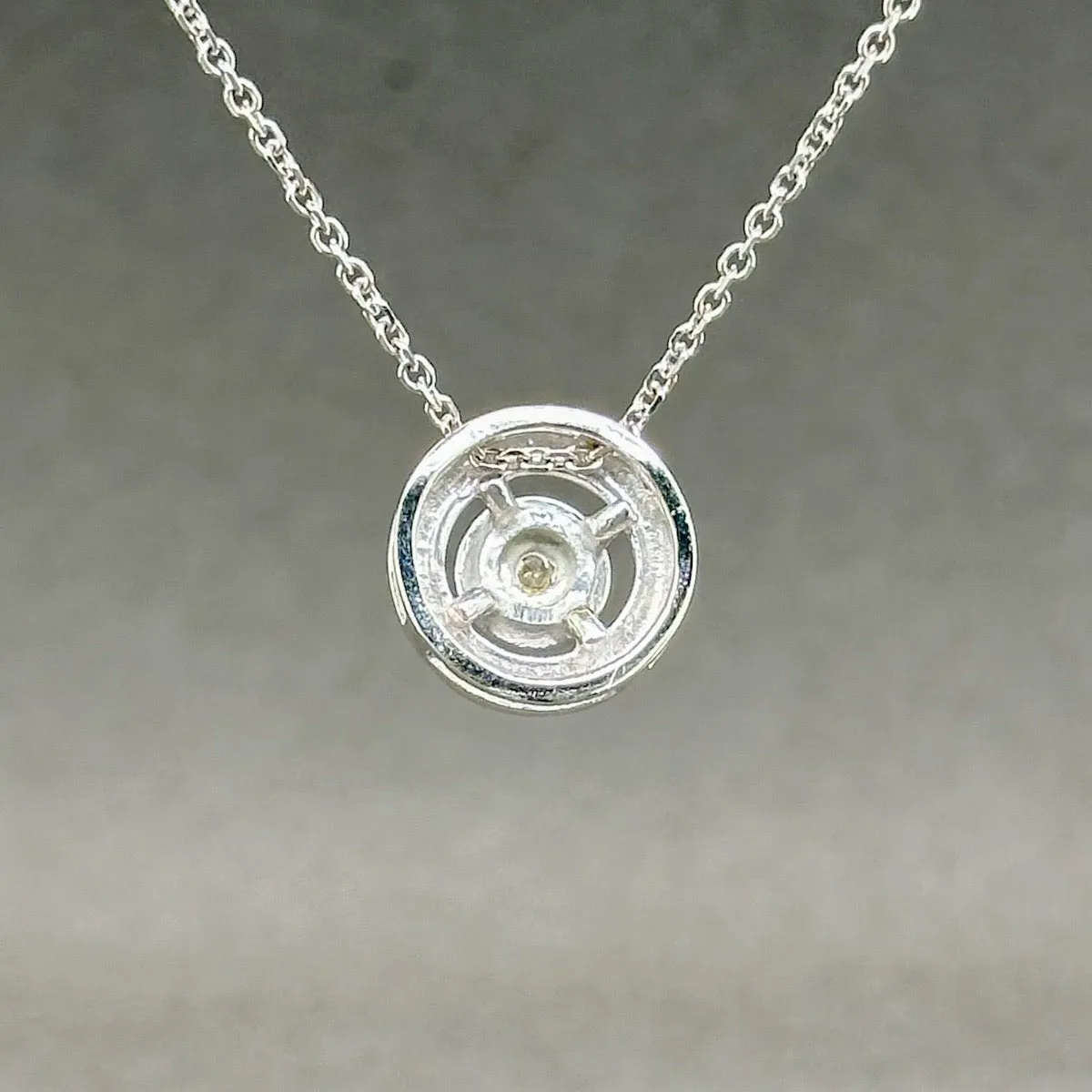 Estate 14K W Gold 0.11ct H/VS1 Diamond Pendant
