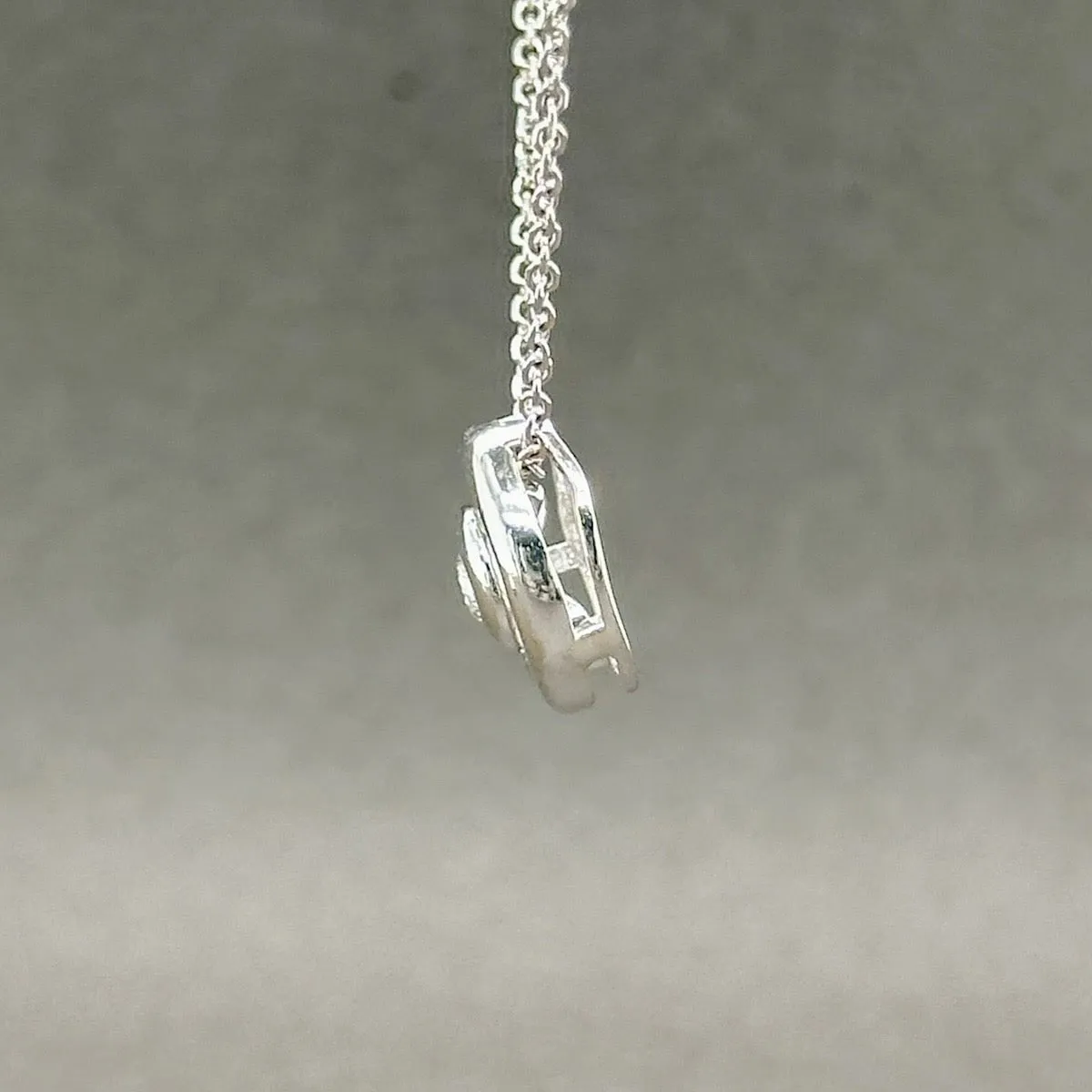 Estate 14K W Gold 0.11ct H/VS1 Diamond Pendant