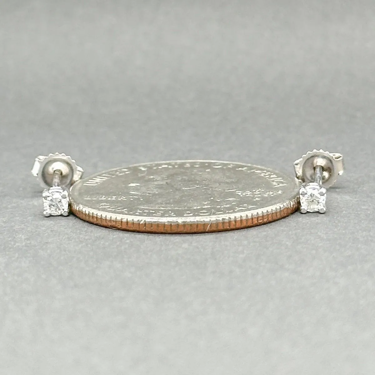 Estate 14K W Gold 0.13ctw H/SI1-2 Diamond Stud Earrings