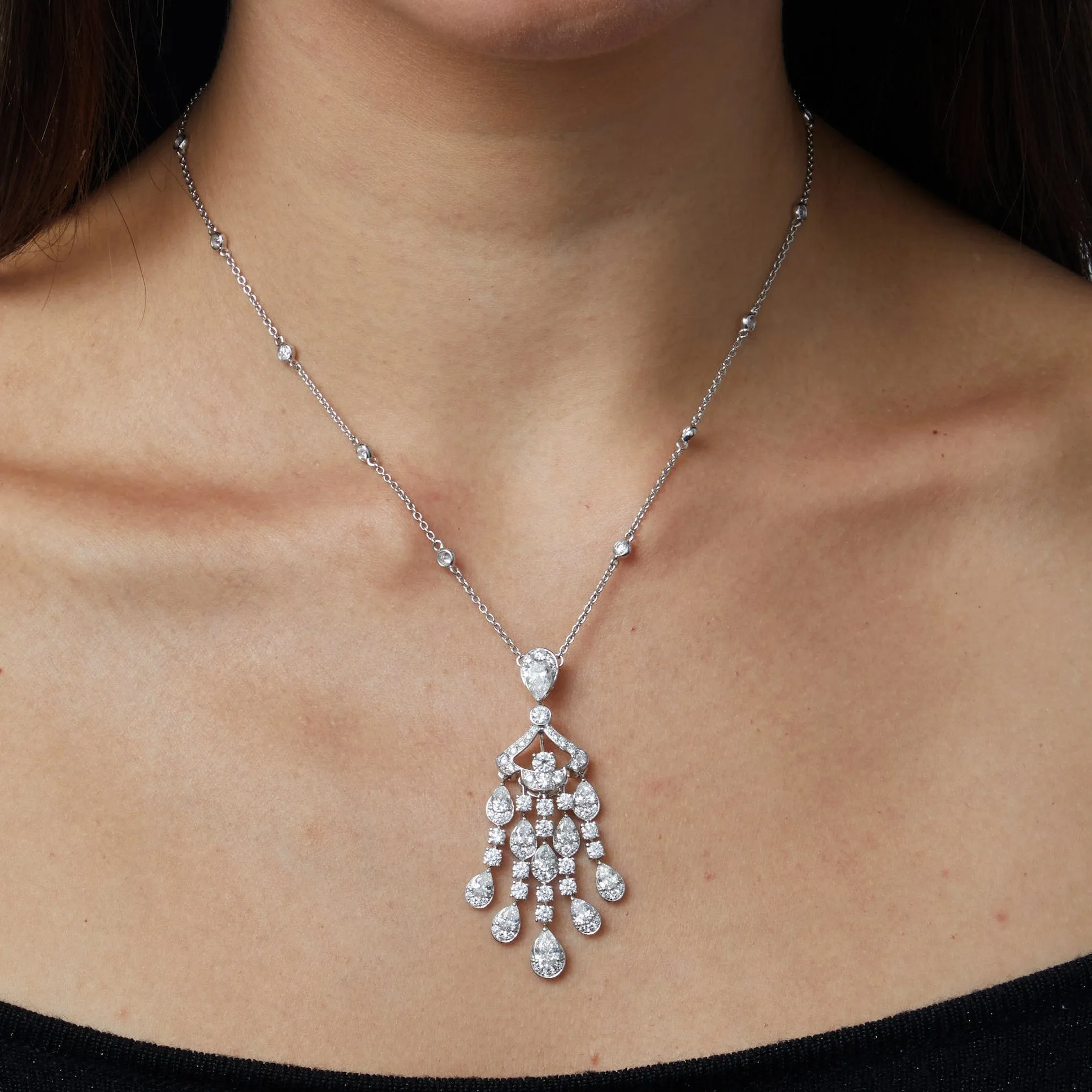 Graff 7.18ct 18k White Gold Diamond Drop Necklace
