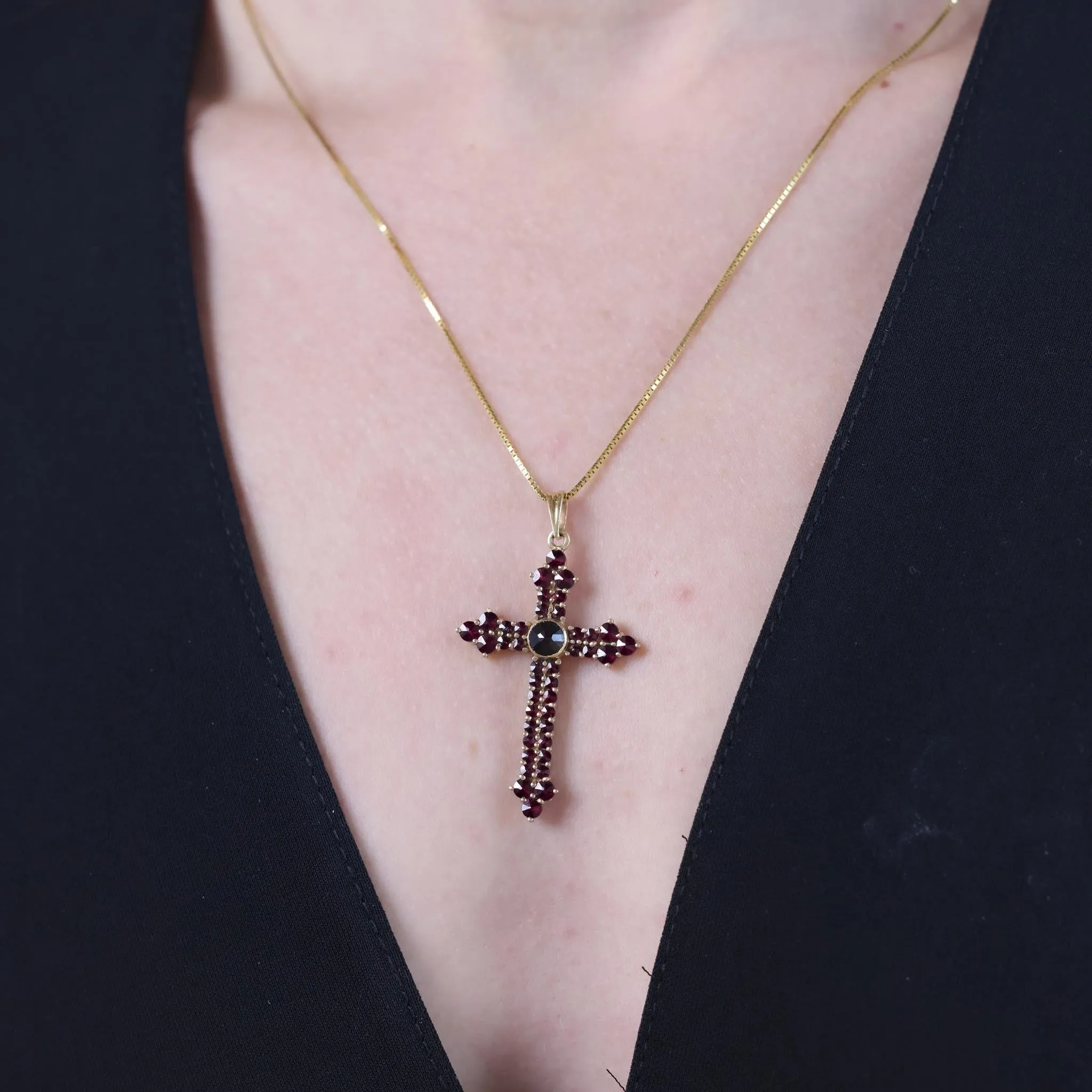 Mid Century 3.45 carat total weight garnet 14k yellow gold cross necklace