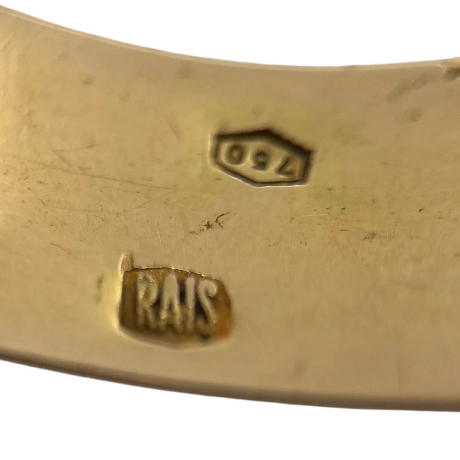 Vintage 18k Gold Round Wide Bangle Bracelet